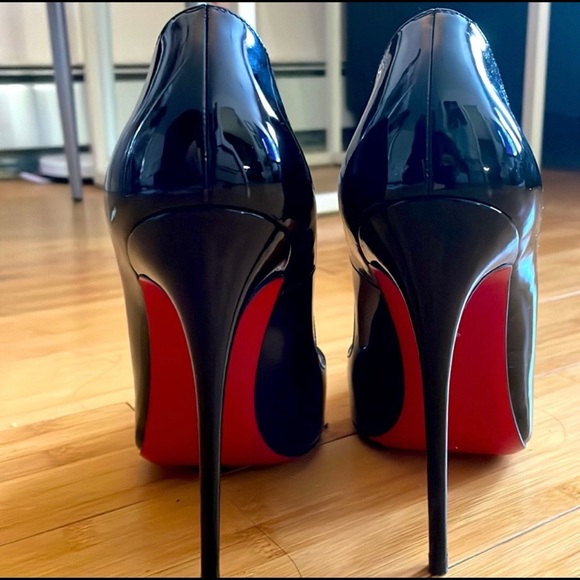 Louboutins - So Kate 120mm Patent in Black - Picture 5 of 6